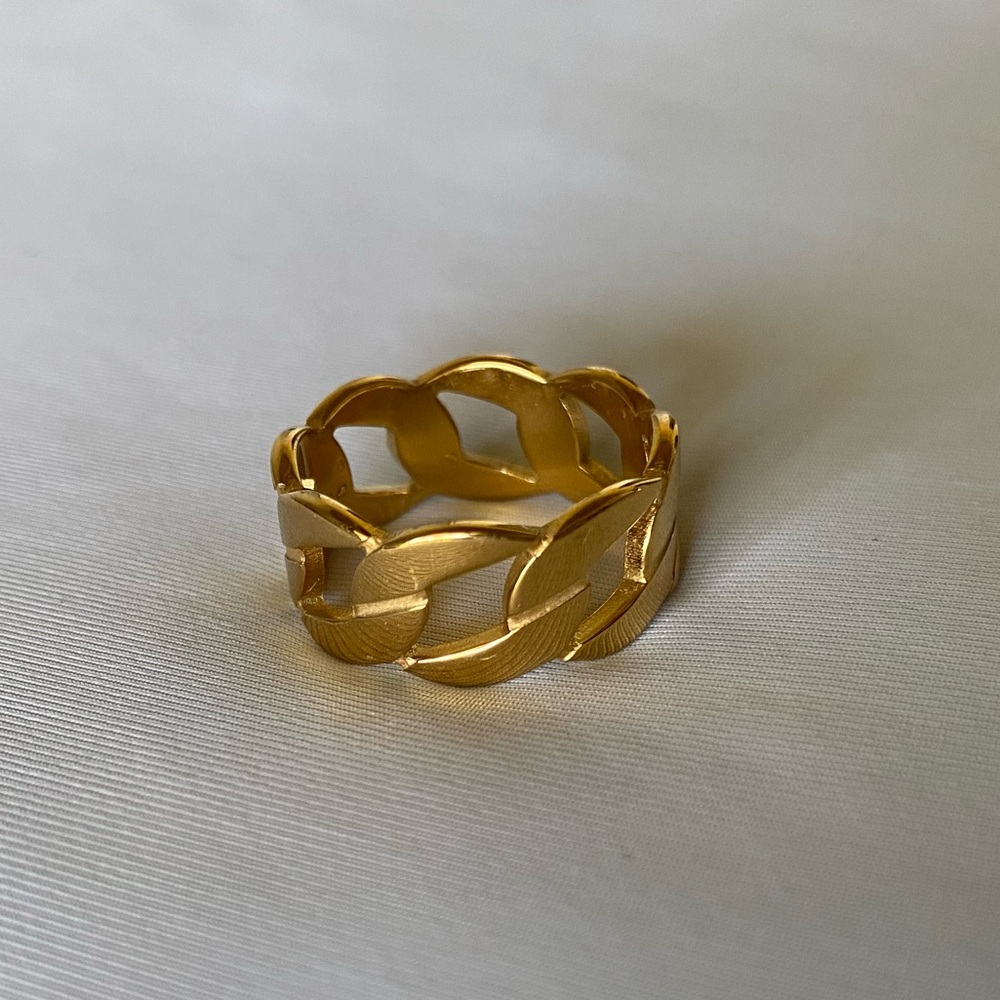 Women’s Stainless Steel Yellow Gold Plated Band Ring Size 9